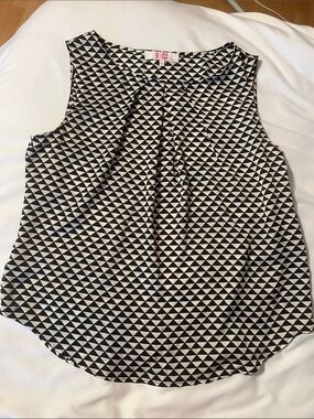 Geometric Black & White Sleeveless Camisole